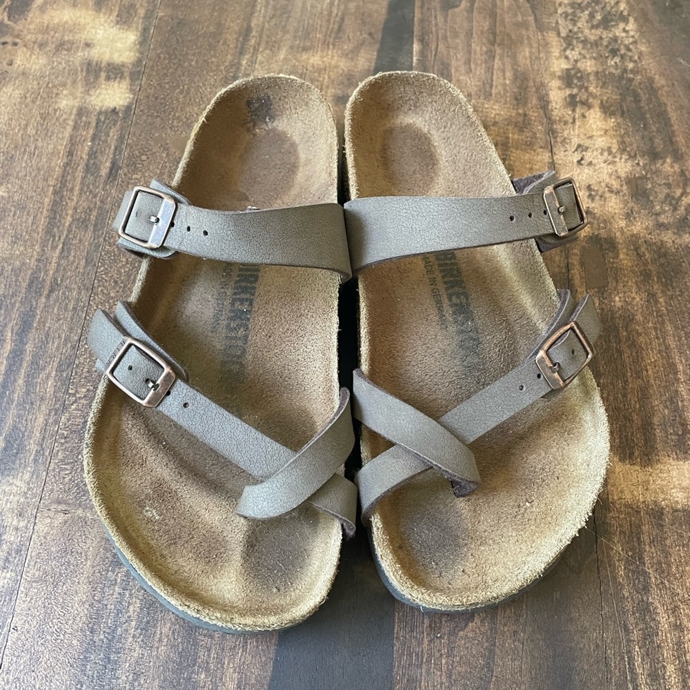 Birkenstock Mayari Sandals in Stone (EU36)